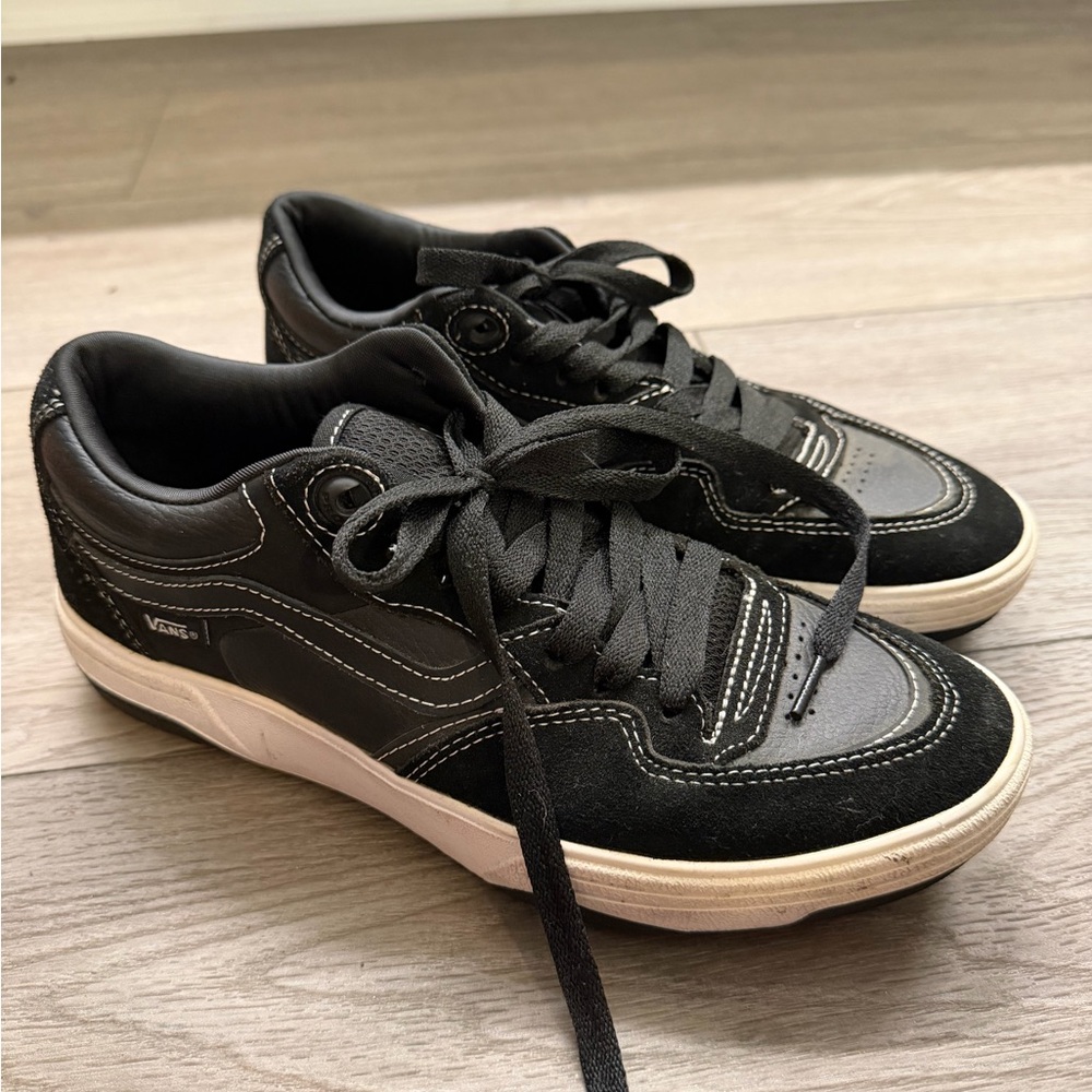 Vans Men's Black and White Sneakers - Picture 2 of 4